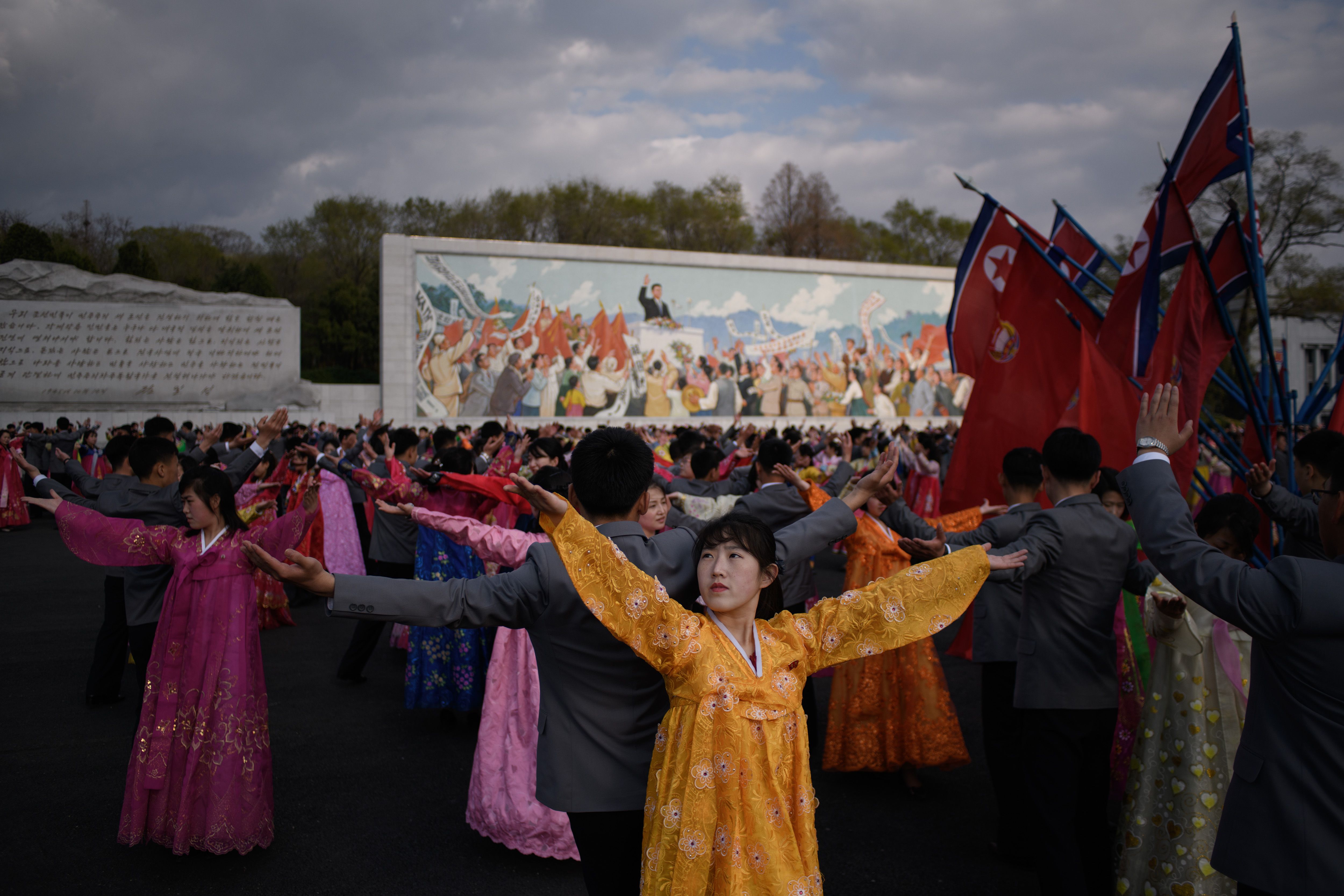 جانب من احتفالات مواطنى كوريا الشمالية 
