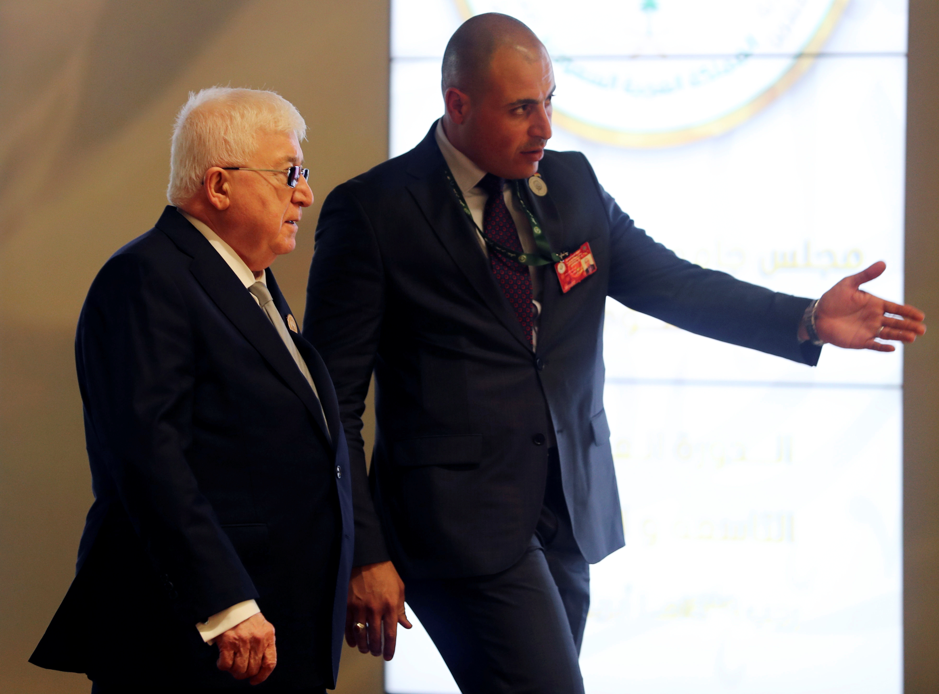 الرئيس الفلسطينى يصل مقر انعقاد القمة العربية