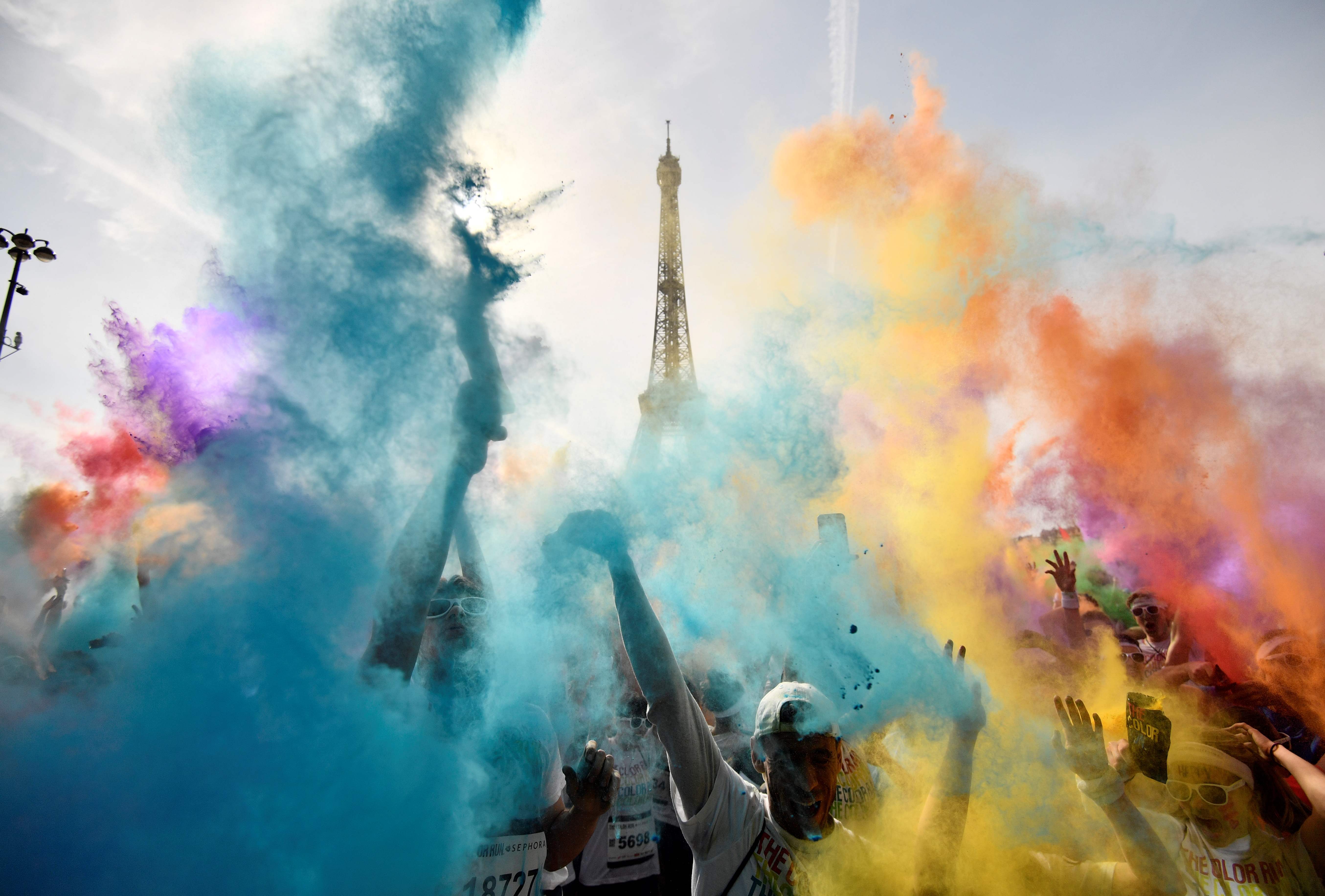 مهرجان الألوان فى باريس 