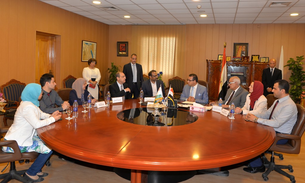 جامعة المنصورة توقع اتفاقية تعاون مع معهد جوياتى  (4)