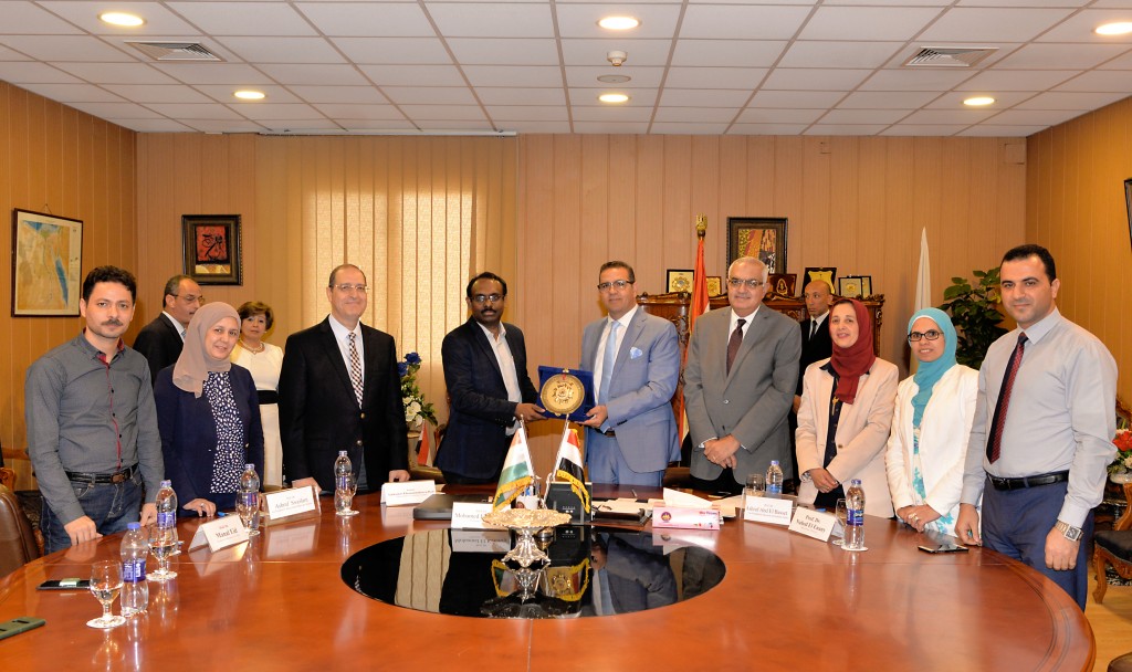 جامعة المنصورة توقع اتفاقية تعاون مع معهد جوياتى  (7)