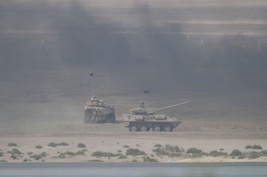 قوات برية تشارك فى فعاليات تمرين درع الخليج المشترك 1