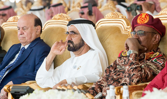 حاكم دبى ورئيس اليمن ورئيس السودان يتابعون التدريبات العسكرية