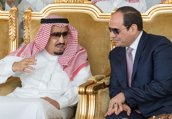 نقاش بين الرئيس السيسى والملك سلمان خلال فعاليات تدريب درع الخليج