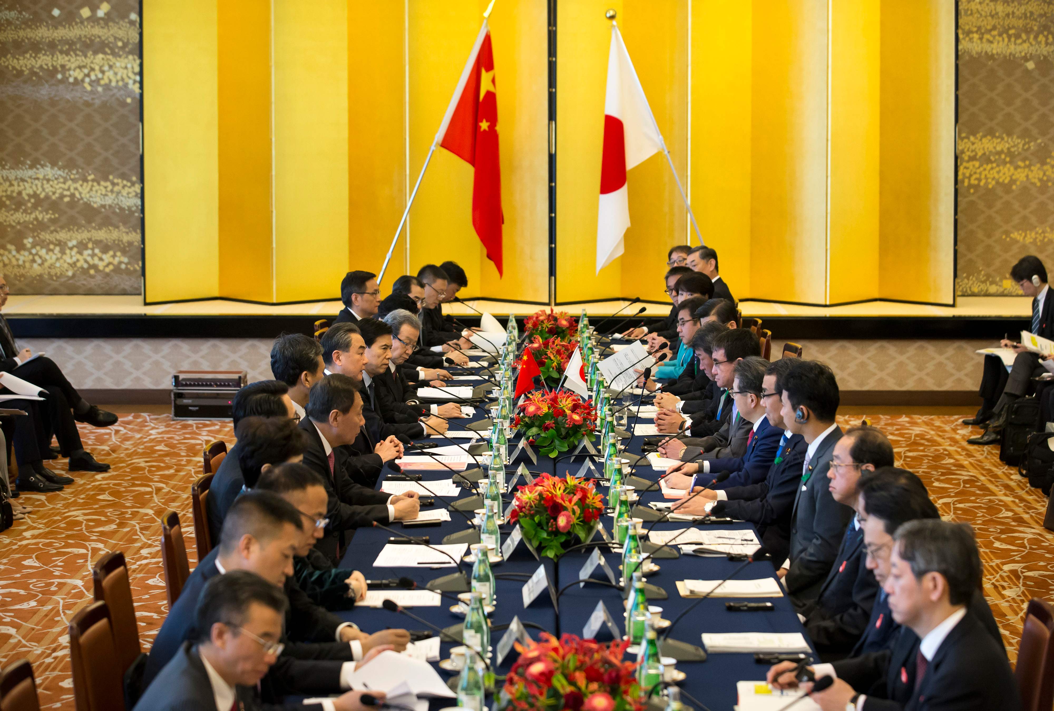 اجتماع الجانب الصيني والياباني