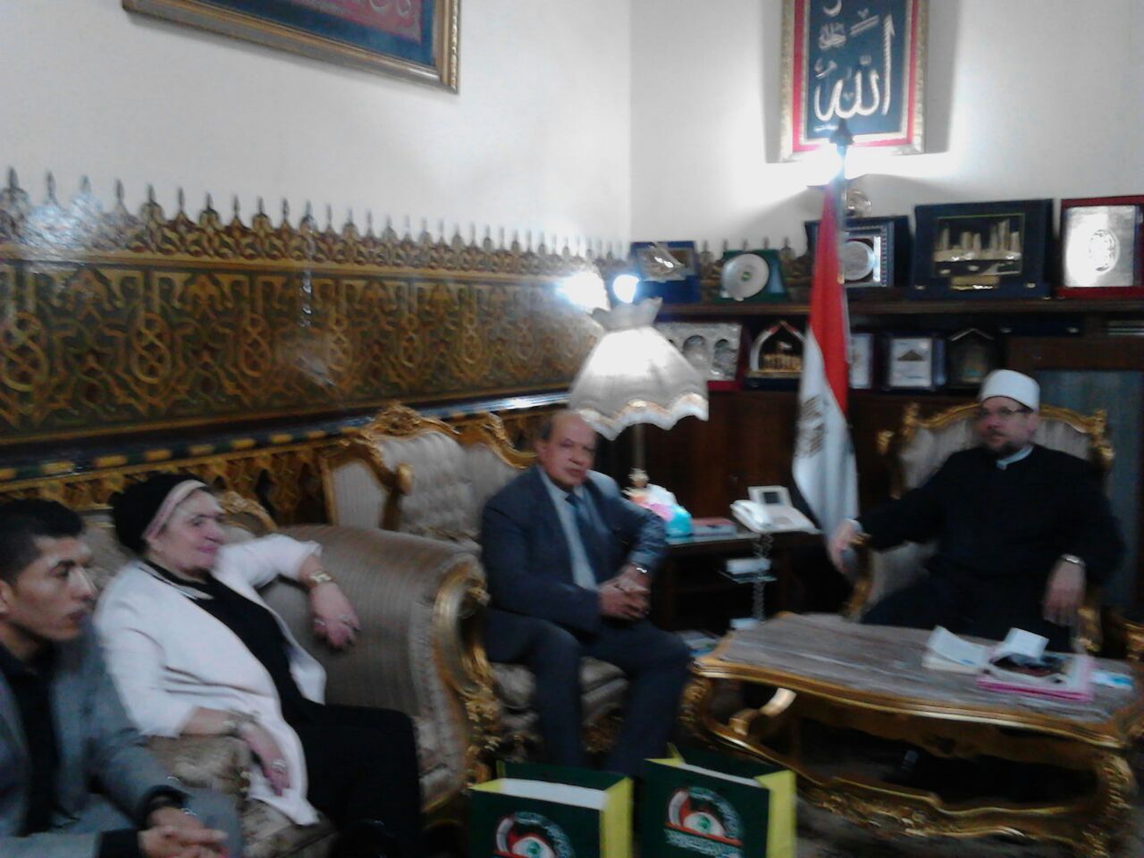 وزير الأوقاف مع باحث ماجستير الدكتوراه (3)