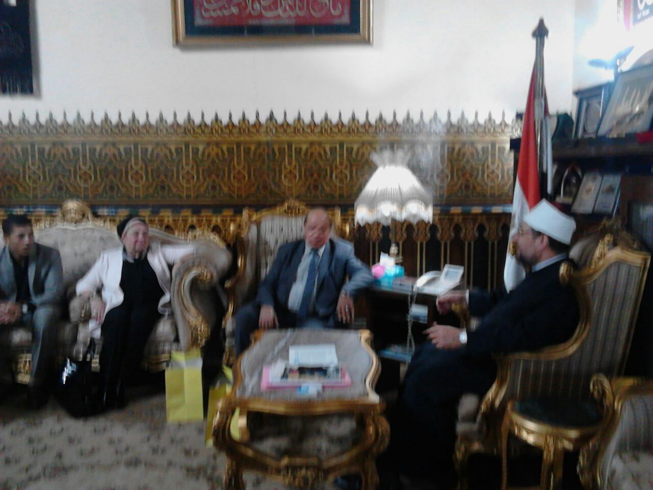 وزير الأوقاف مع باحث ماجستير الدكتوراه (4)