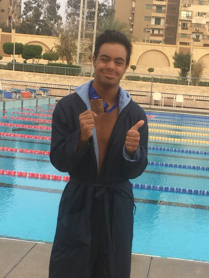 عبدالله أيمن فى بطولة السباحة