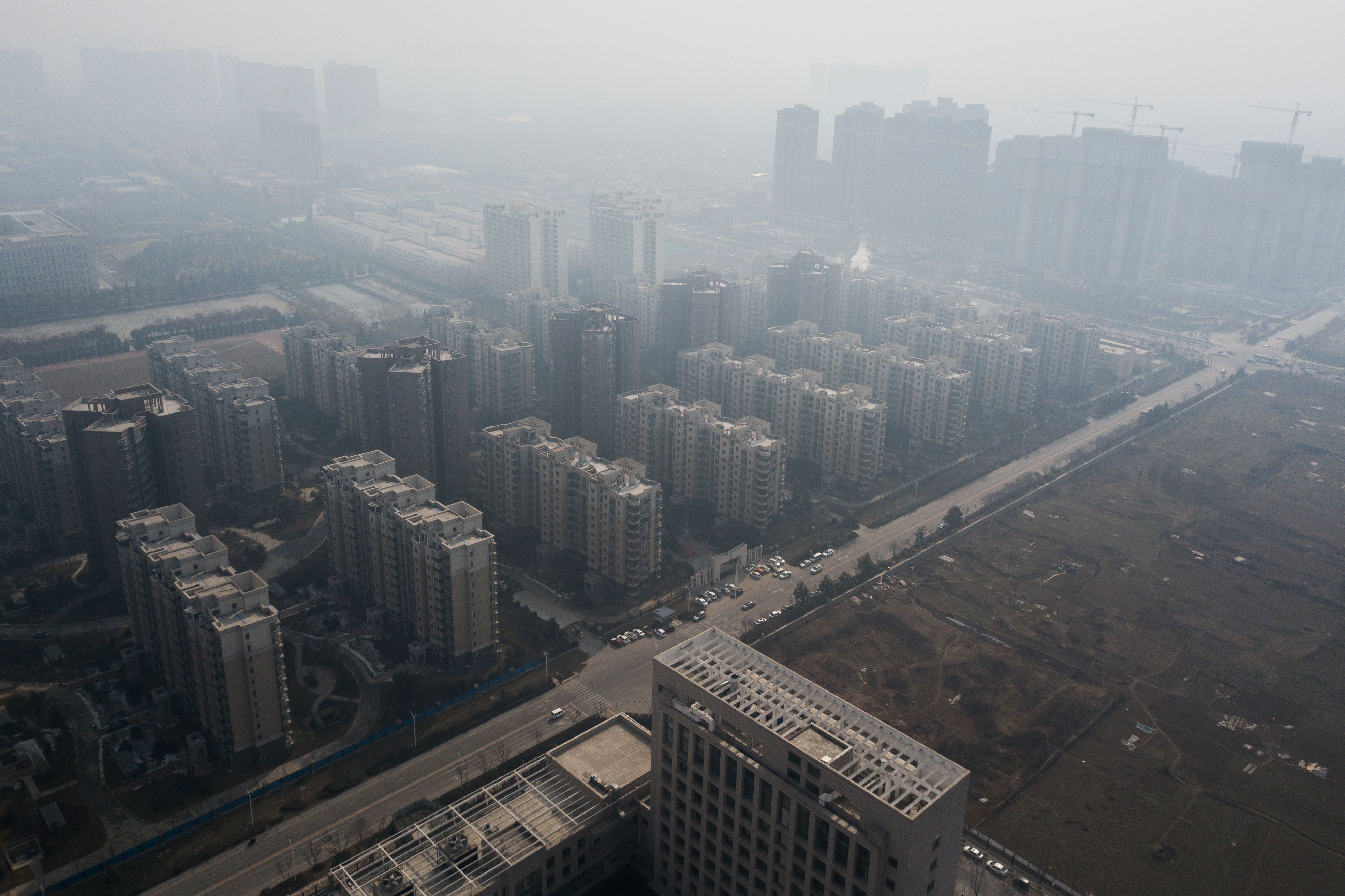 الصين تنفذ خطة للقضاء على الضباب الدخانى