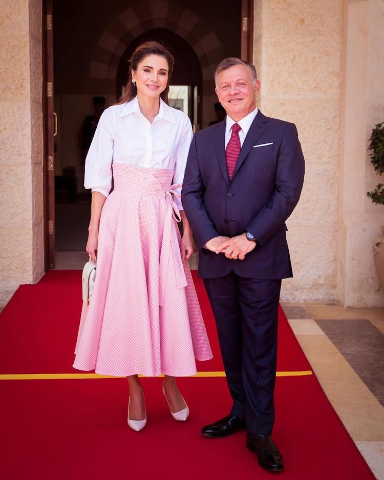 الملكة رانيا ترتدي لسارة باتجليا