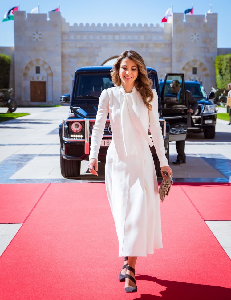 الملكة رانيا ترتدي جيامباتيستا فالي في عمّان