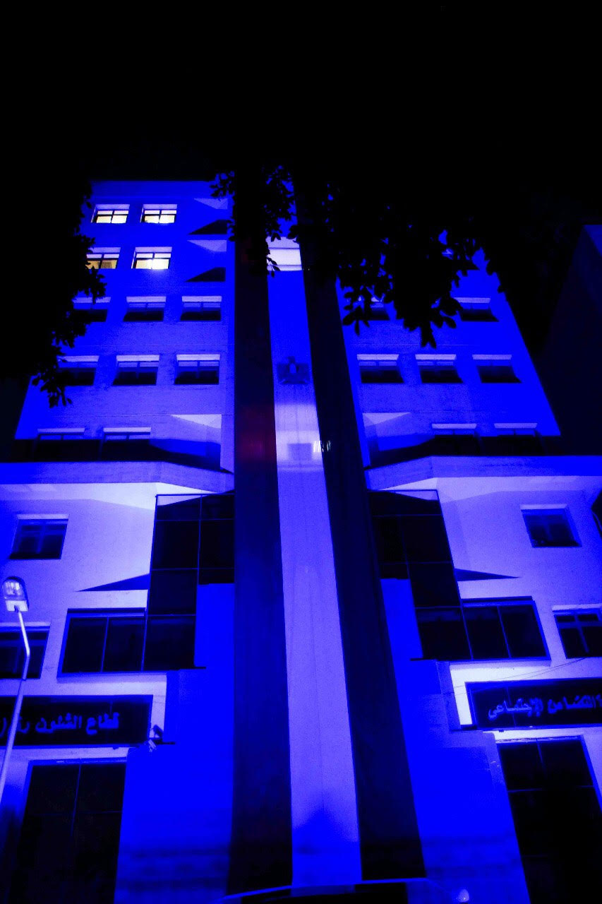 إضاءة مبنى وزارة التضامن بالأزرق تضامنًا مع مرضى التوحد (6)