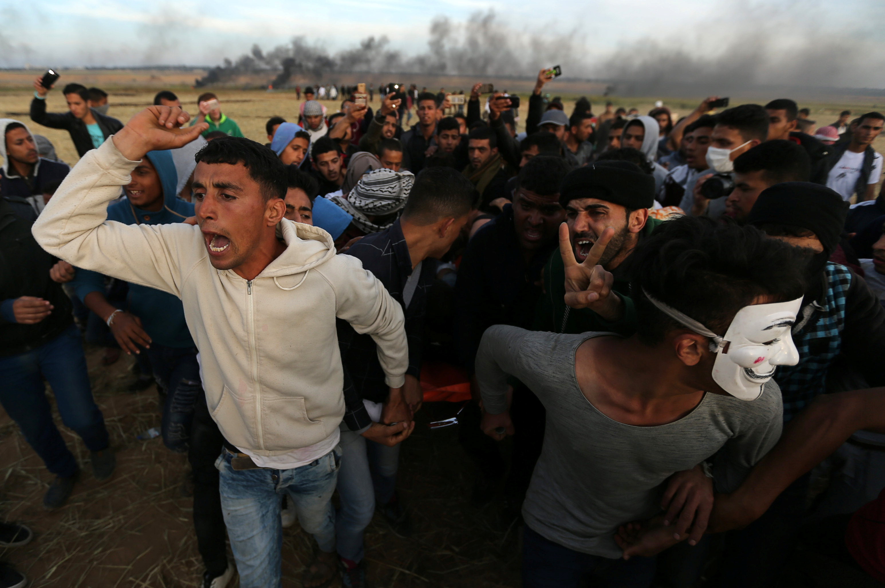 إصابة شابين فلسطينيين برصاص الاحتلال الإسرائيلى على حدود غزة