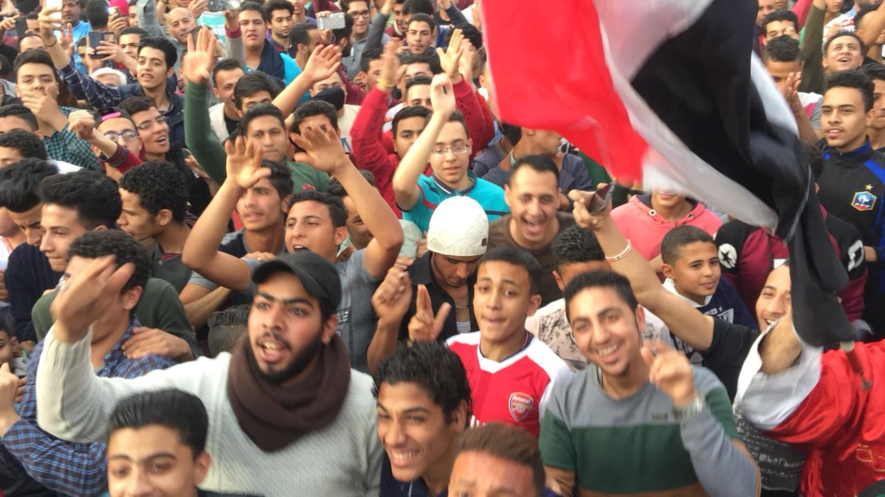 أهالى الشرقية يحتشدون احتفالا بفوز السيسى بالانتخابات (1)