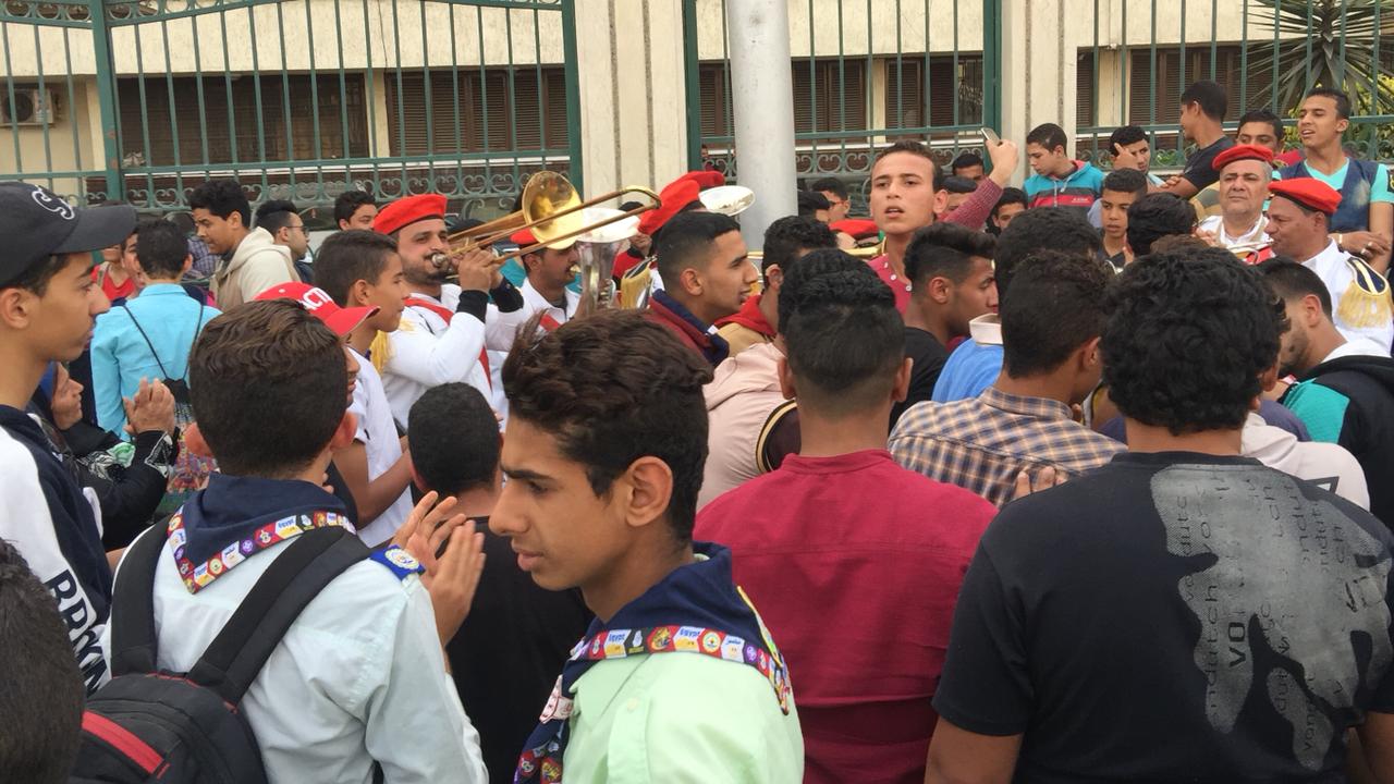  احتفالات شعبية أمام ديوان محافظة الغربية (4)