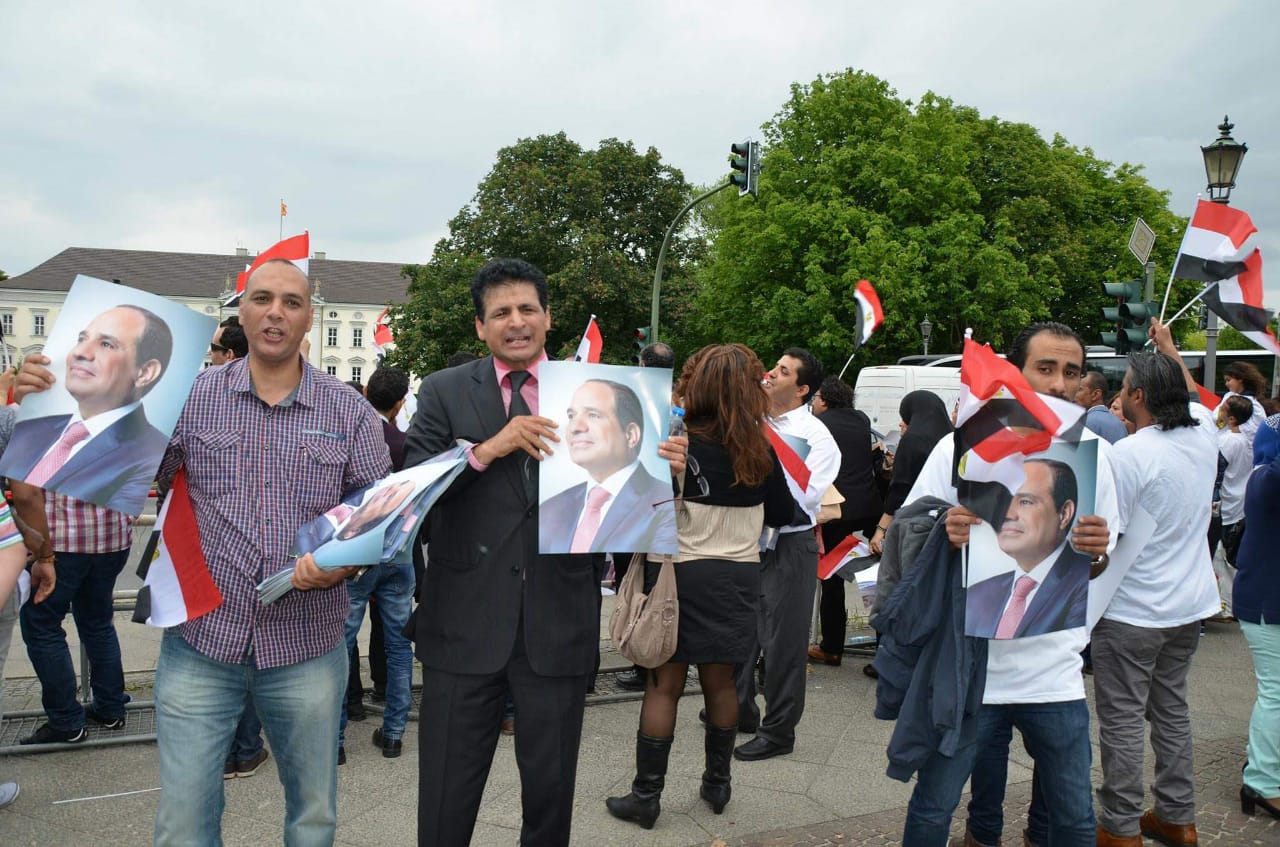 المصريون فى الخارج يحتفلون بفوز الرئيس السيسي
