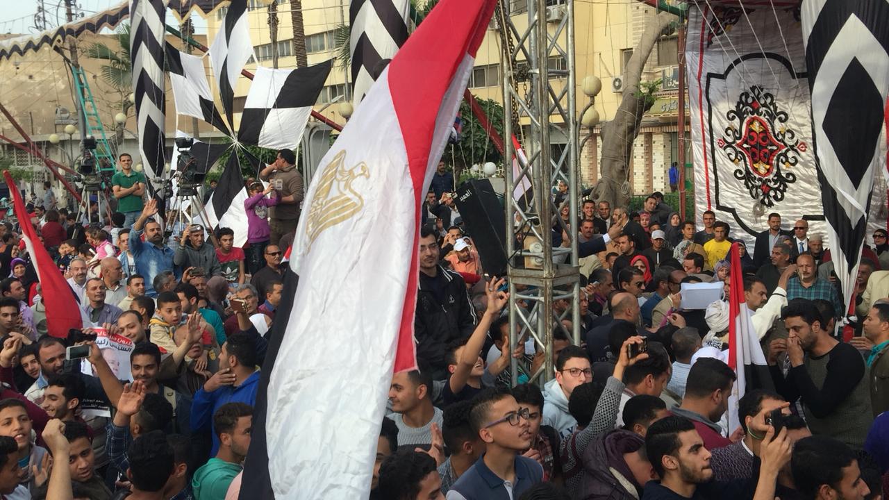 أهالى الشرقية يحتشدون احتفالا بفوز السيسى بالانتخابات (2)