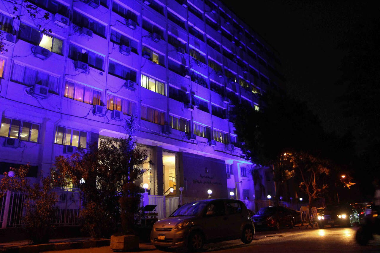 إضاءة مبنى وزارة التضامن بالأزرق تضامنًا مع مرضى التوحد (8)