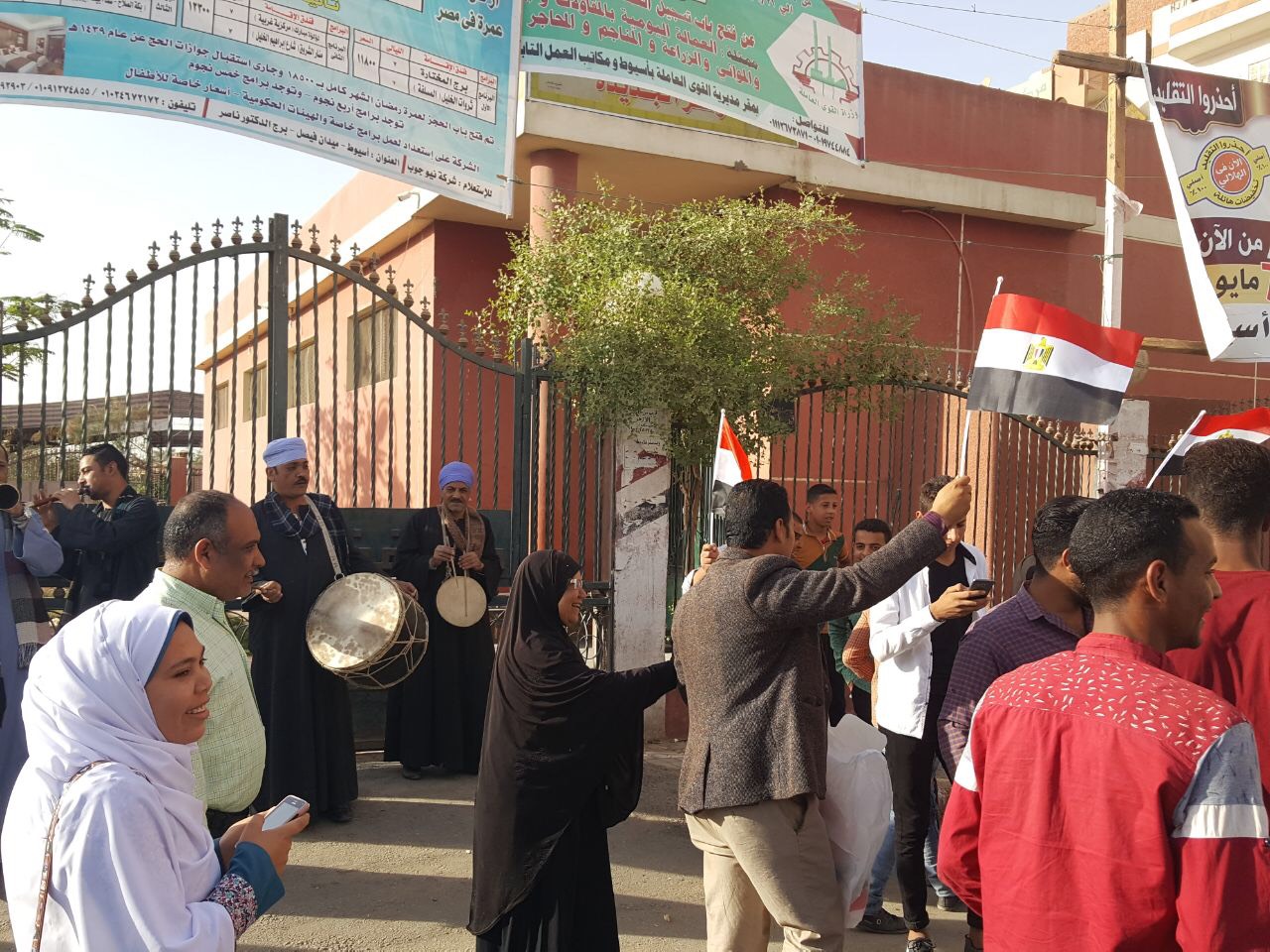 المصريين الأحرار يحتفل بنجاح السيسي بأسيوط  (2)