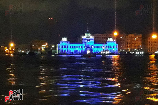 جانب من إضاءة القبة جانب من إضاءة القبة