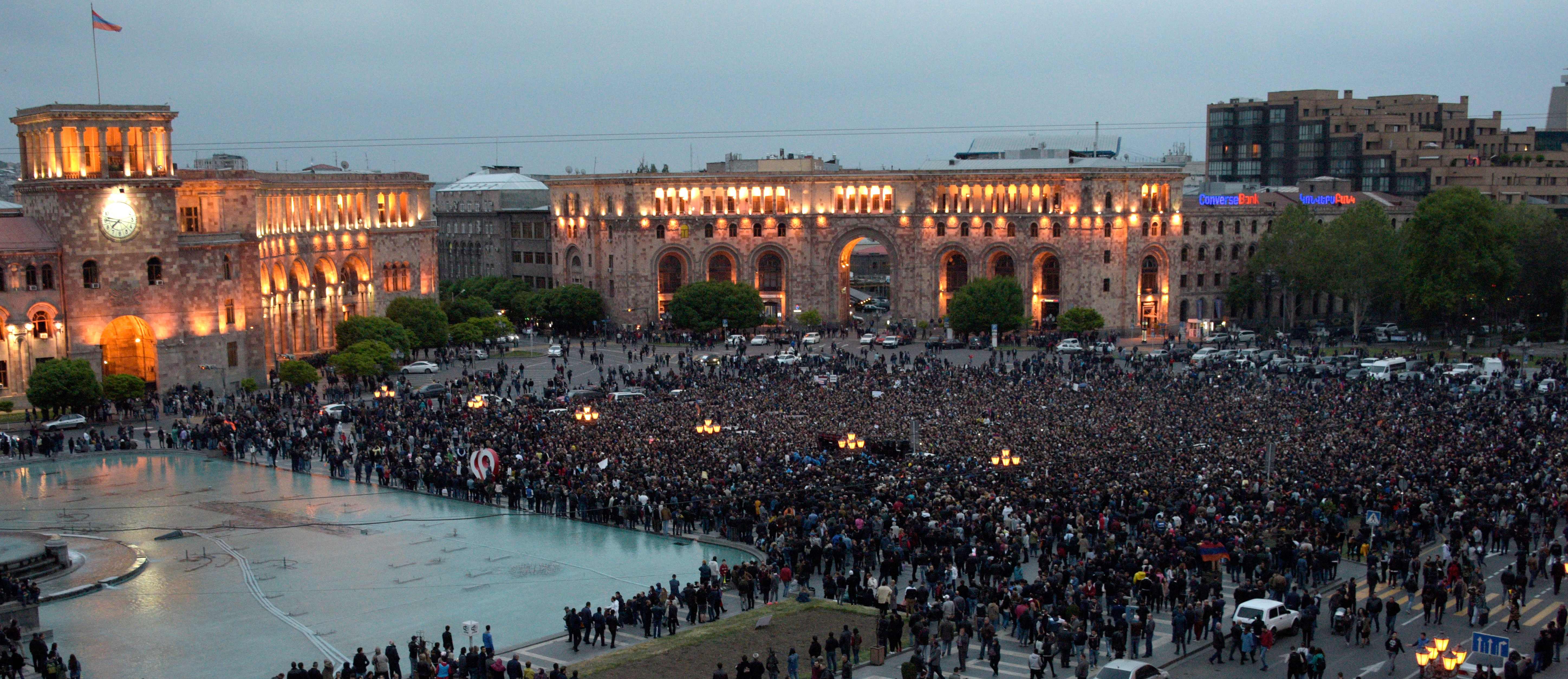 المتظاهرون فى أرمينيا