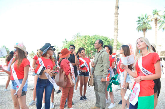           الطيب عبد الله المرشد السياحى خلال شرح المعابد للملكات