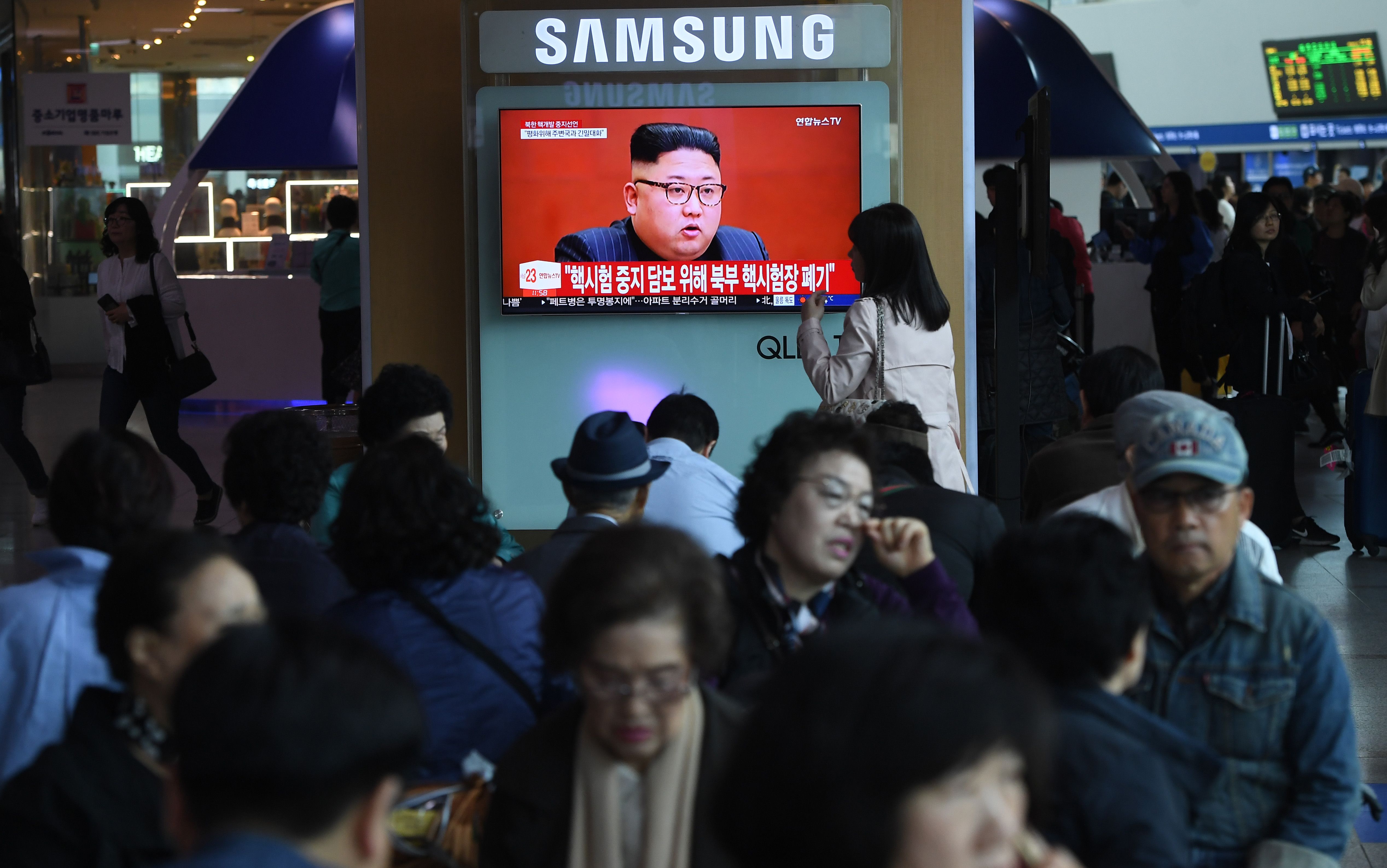 مواطنو كوريا الجنوبية يتابعون بيان زعيم كوريا الشمالية