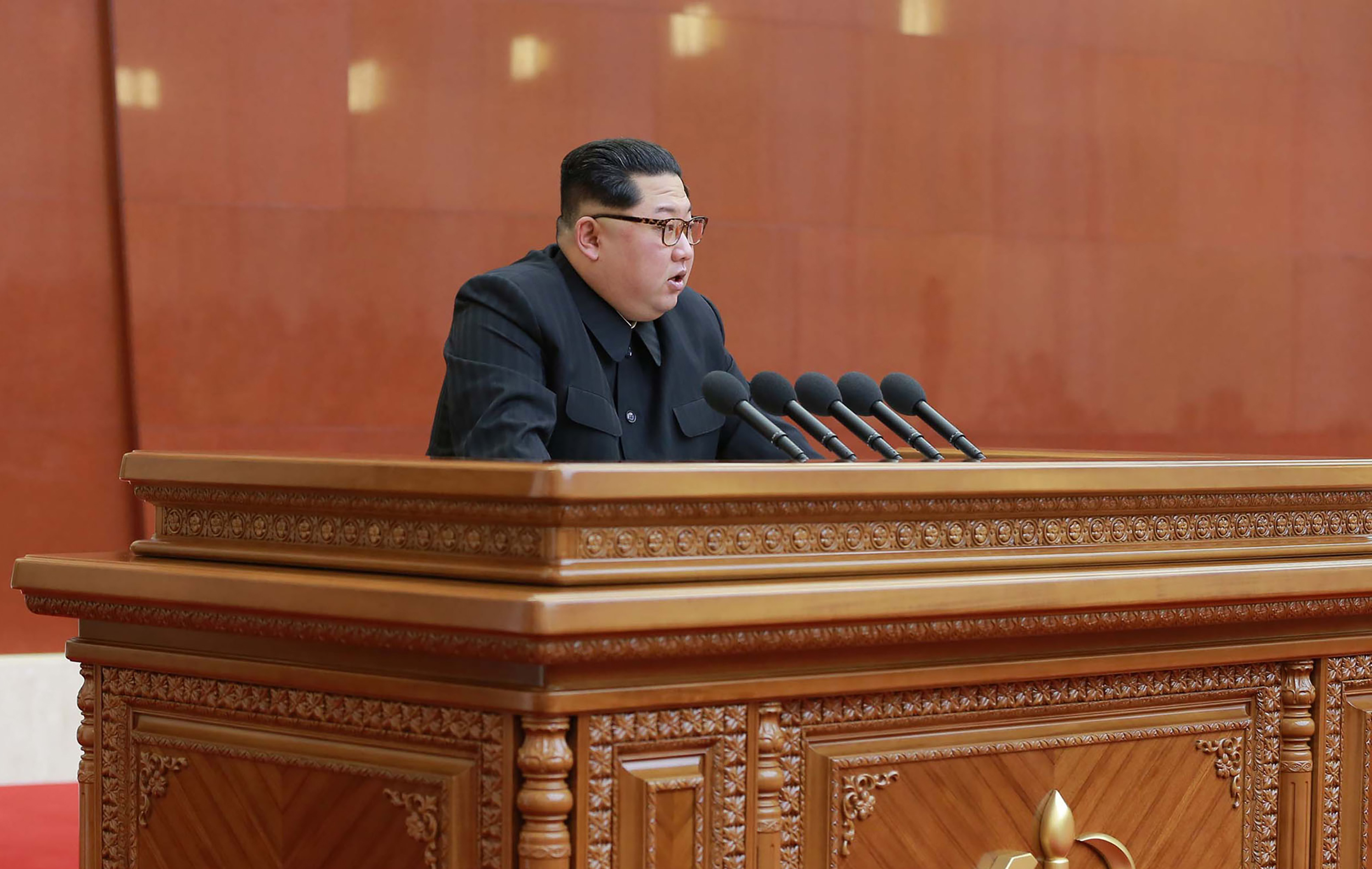 زعيم كوريا الشمالية كيم كونج أون