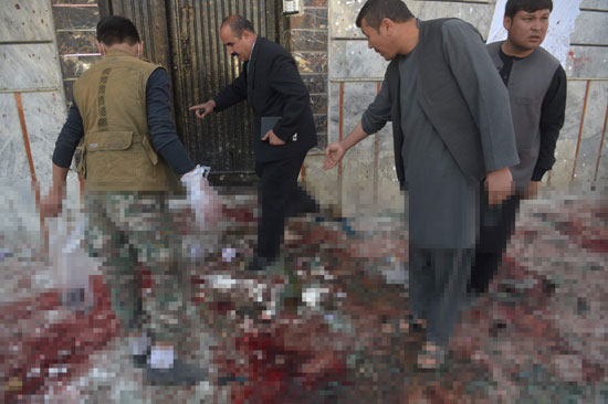 إزالة أثار التفجير فى أفغانستان