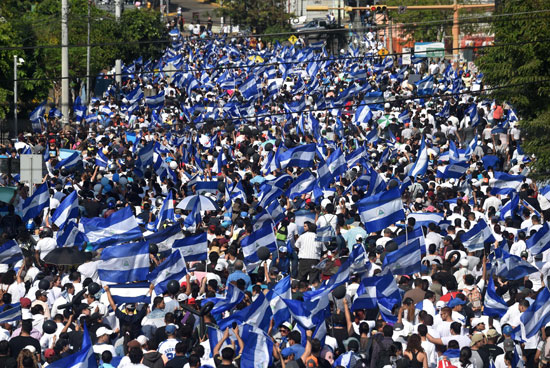 متظاهرون يطالبون الرئيس بالتنحى فى نيكاراجوا