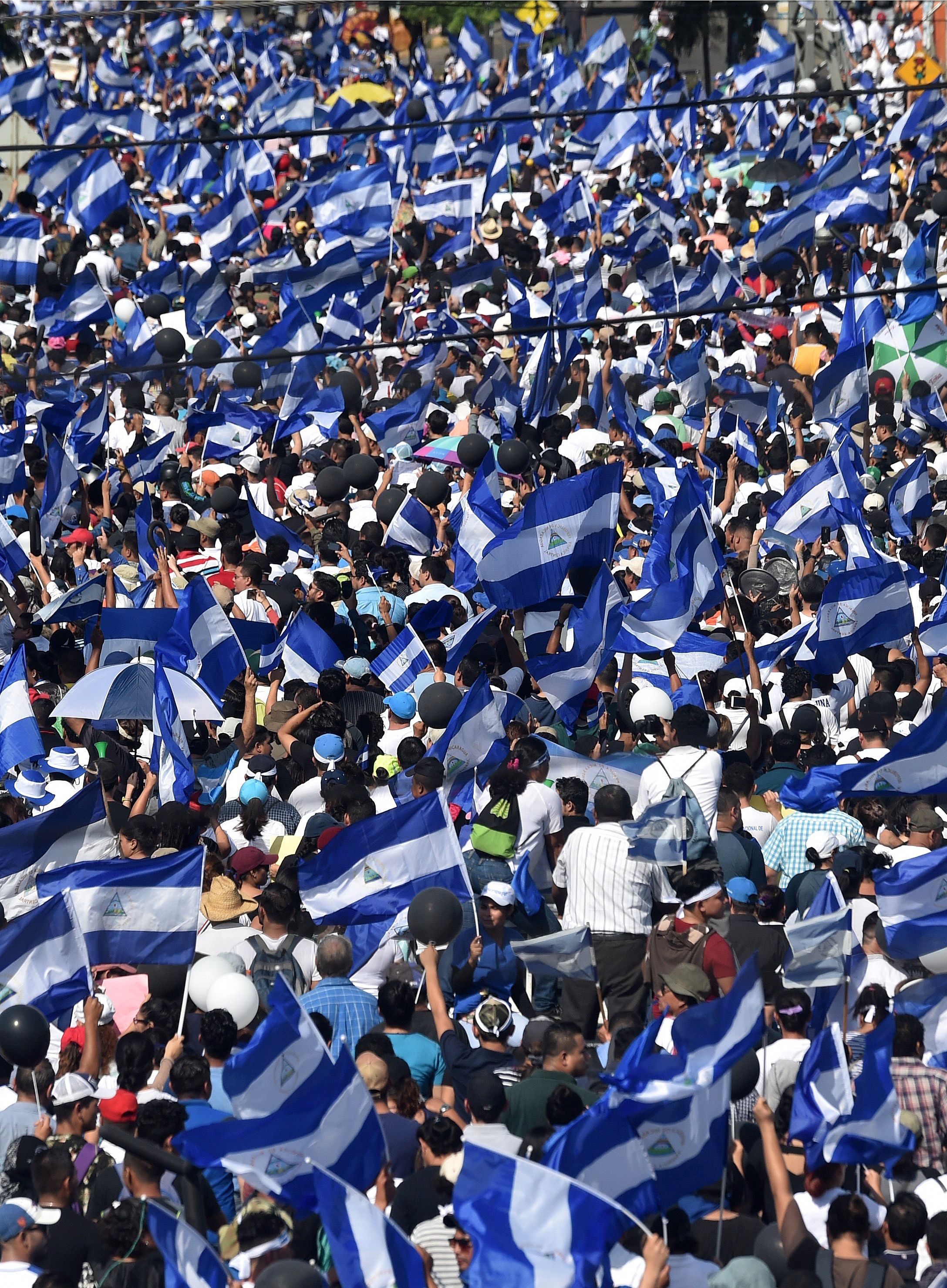 الآلاف يتظاهرون فى نيكارجوا