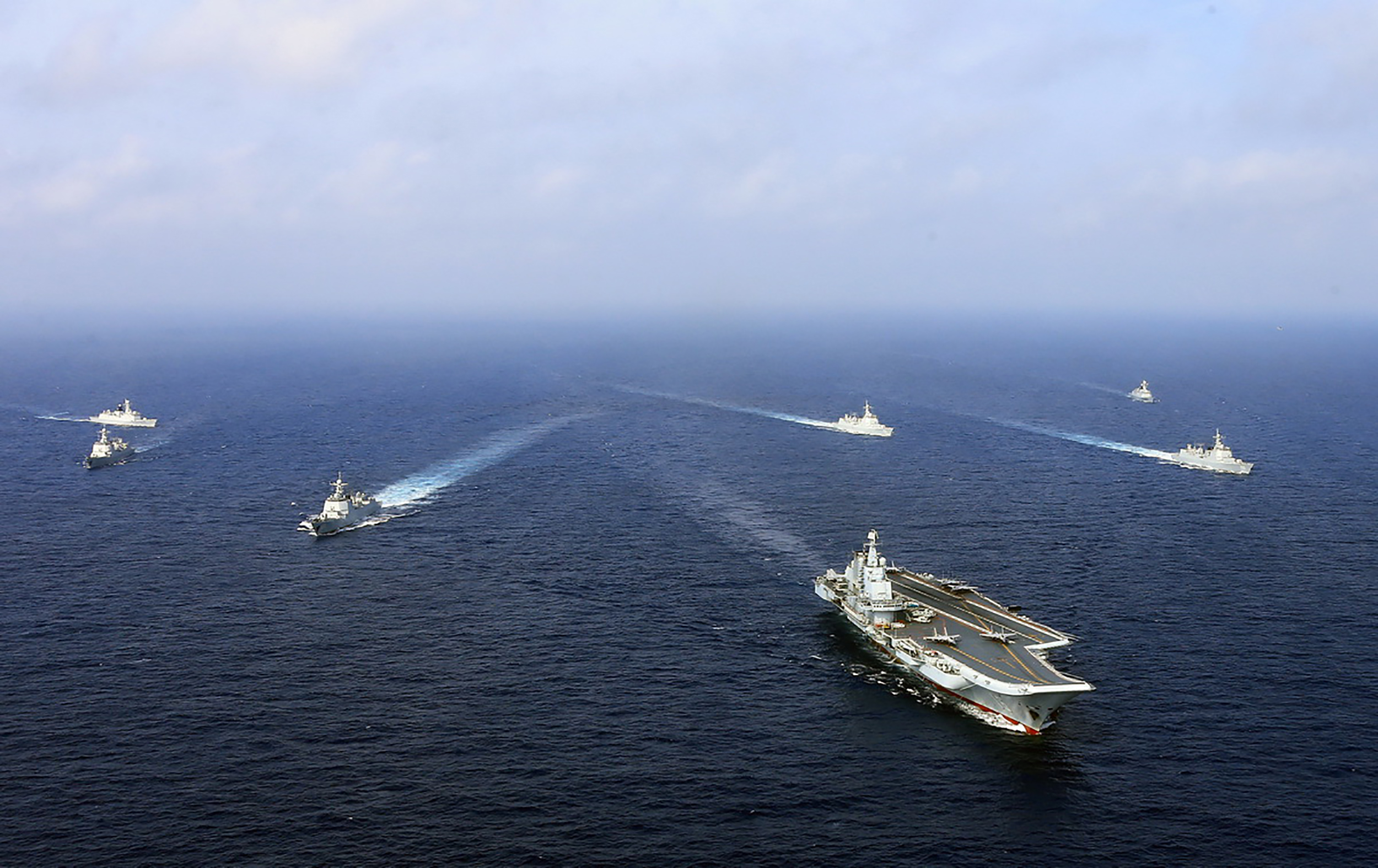 أسطول من السفن الحربية الصينية