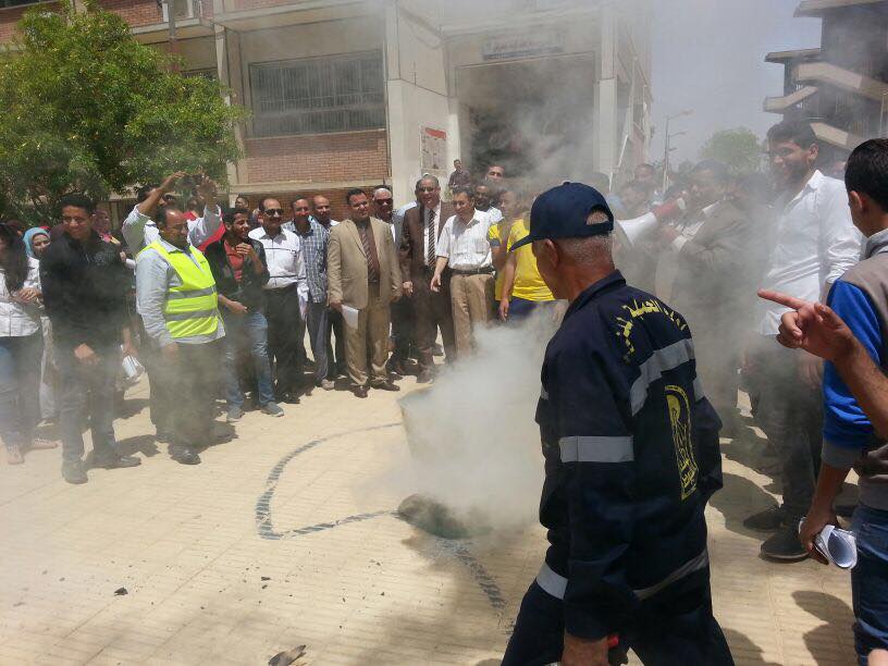 1- تجربة اخلاء وهمية لمبني كلية التربية جامعة اسيوط 