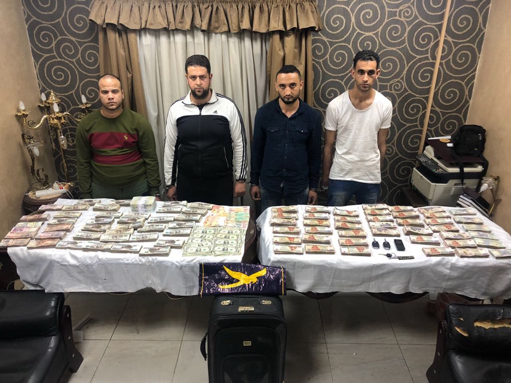 الساحل  سرقة من داخل شركة للخدمات البترولية (1)