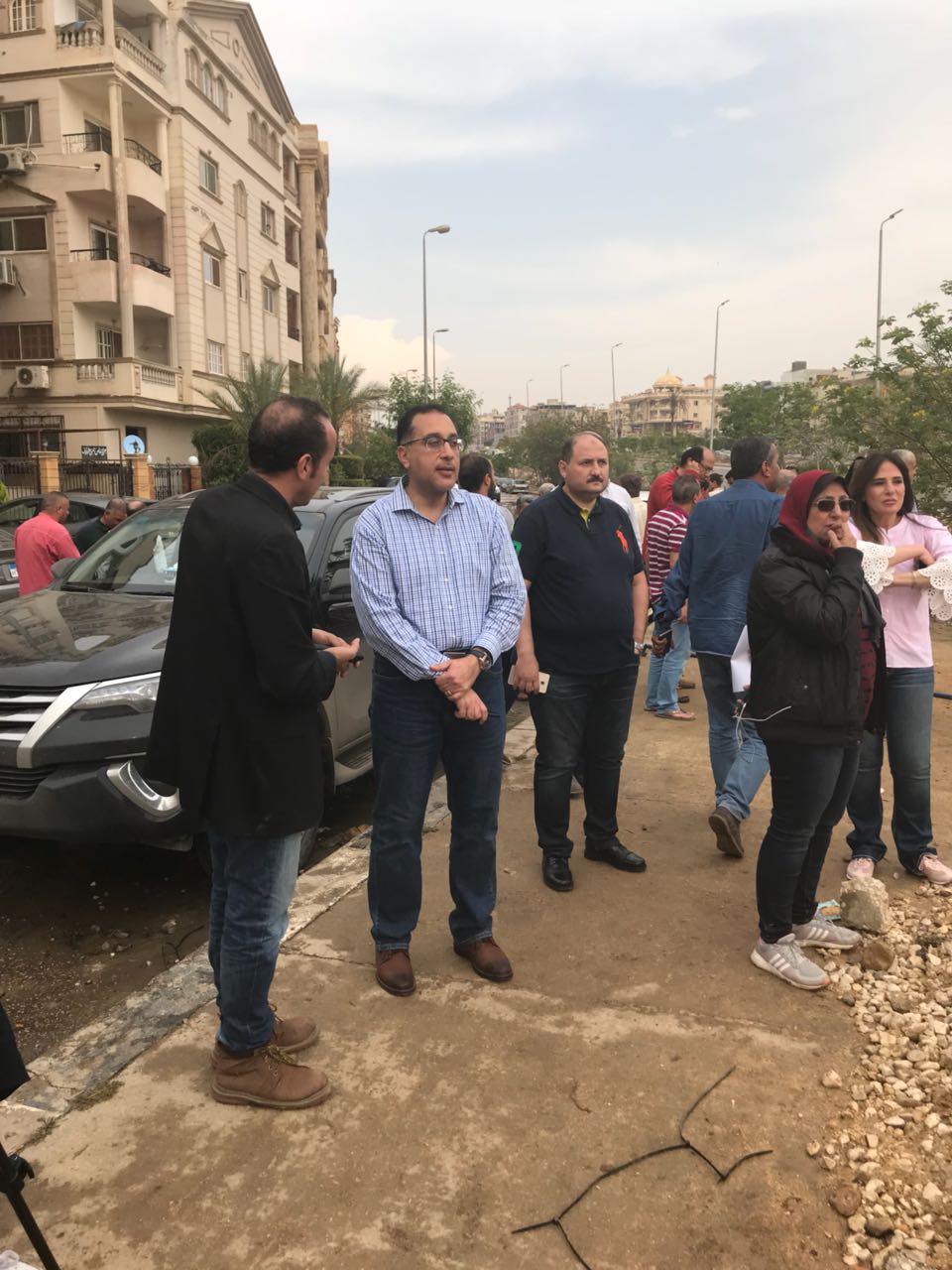 وزير الإسكان يتابع أعمال شفط مياه الأمطار من شوارع القاهرة الجديدة (3)