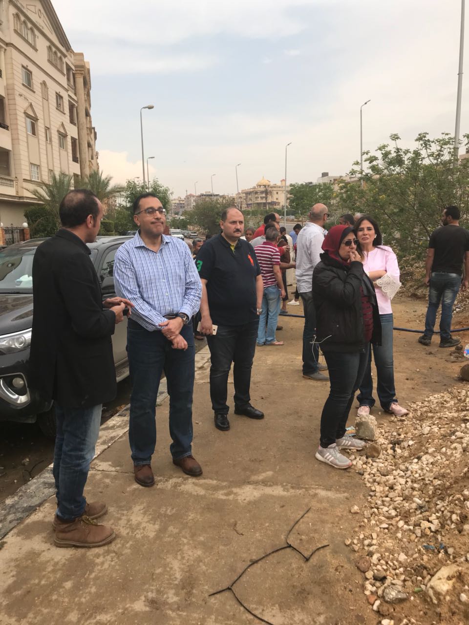 وزير الإسكان يتابع أعمال شفط مياه الأمطار من شوارع القاهرة الجديدة (1)