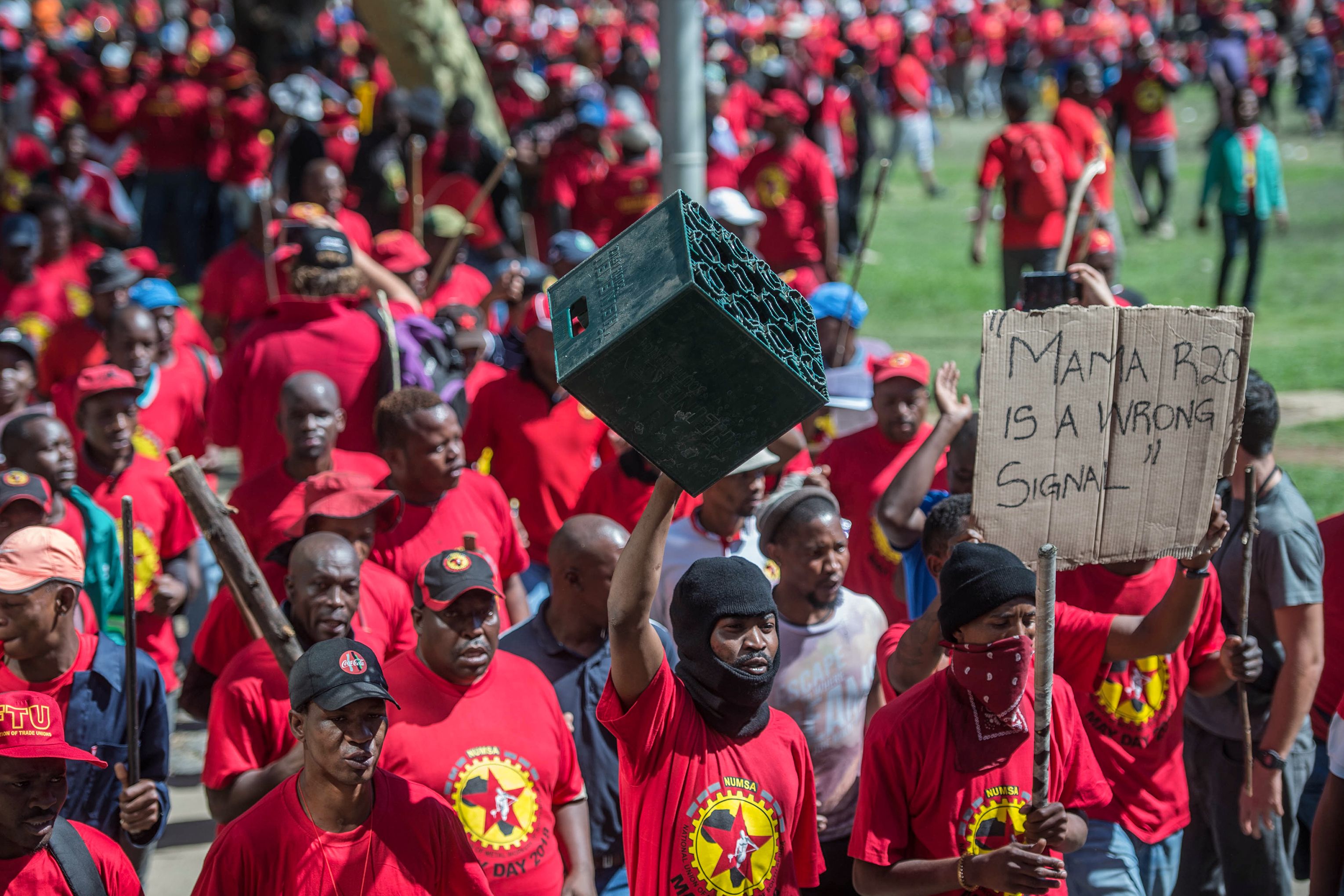 إضراب شامل لعمال المعادن