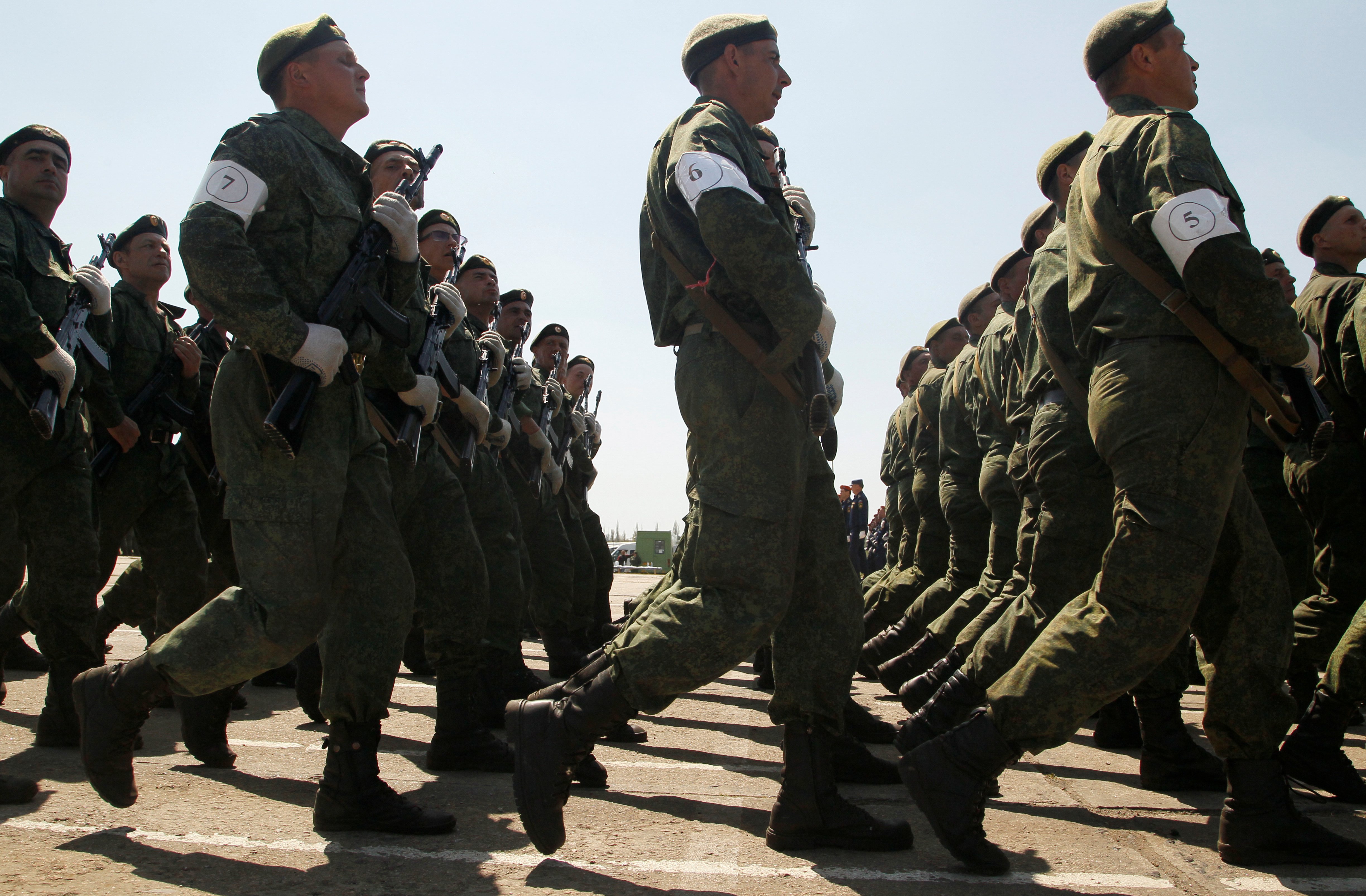 قوات أوكرانيا مشاركة في العرض