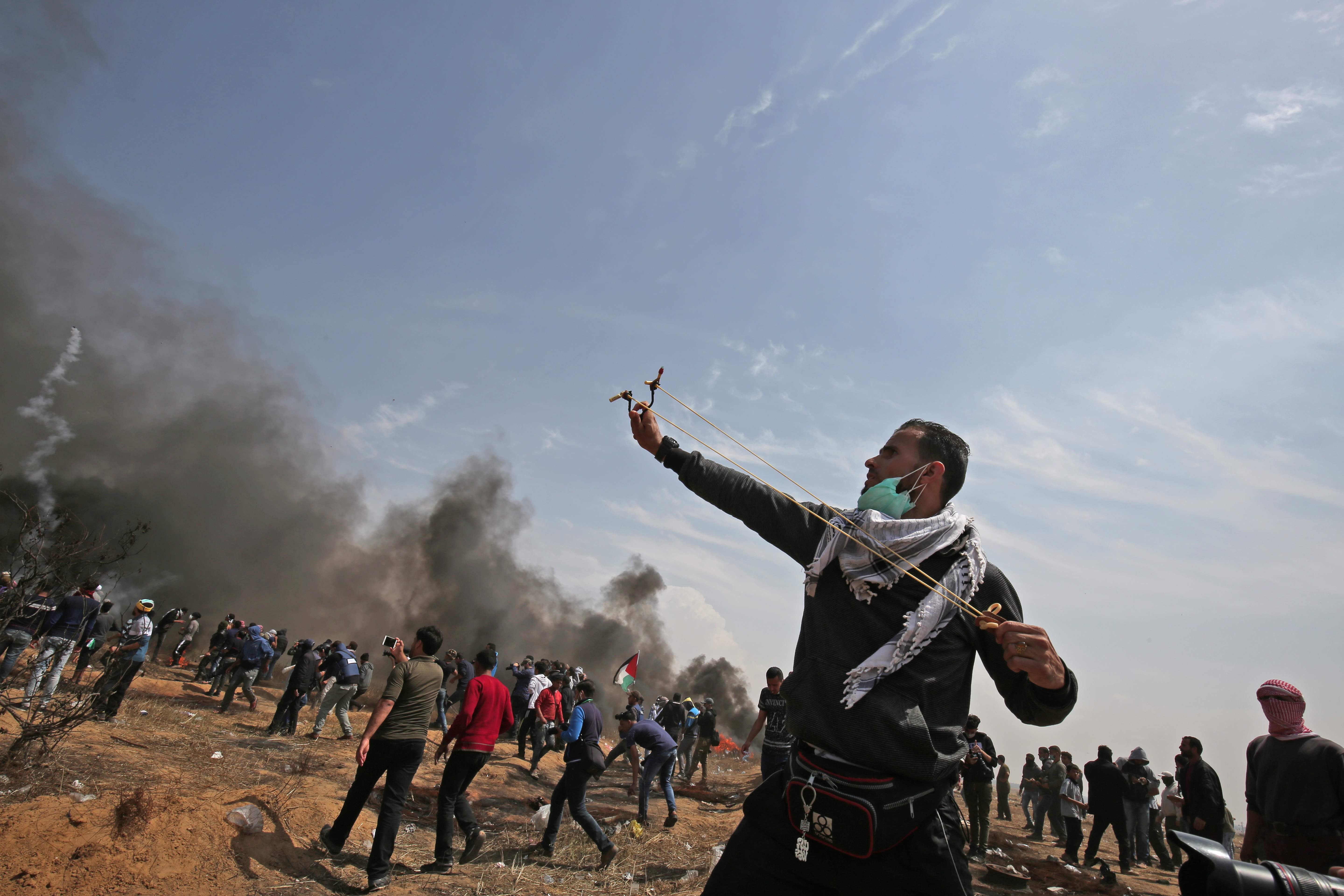 فلسطينيون يشتبكون مع قوات الاحتلال