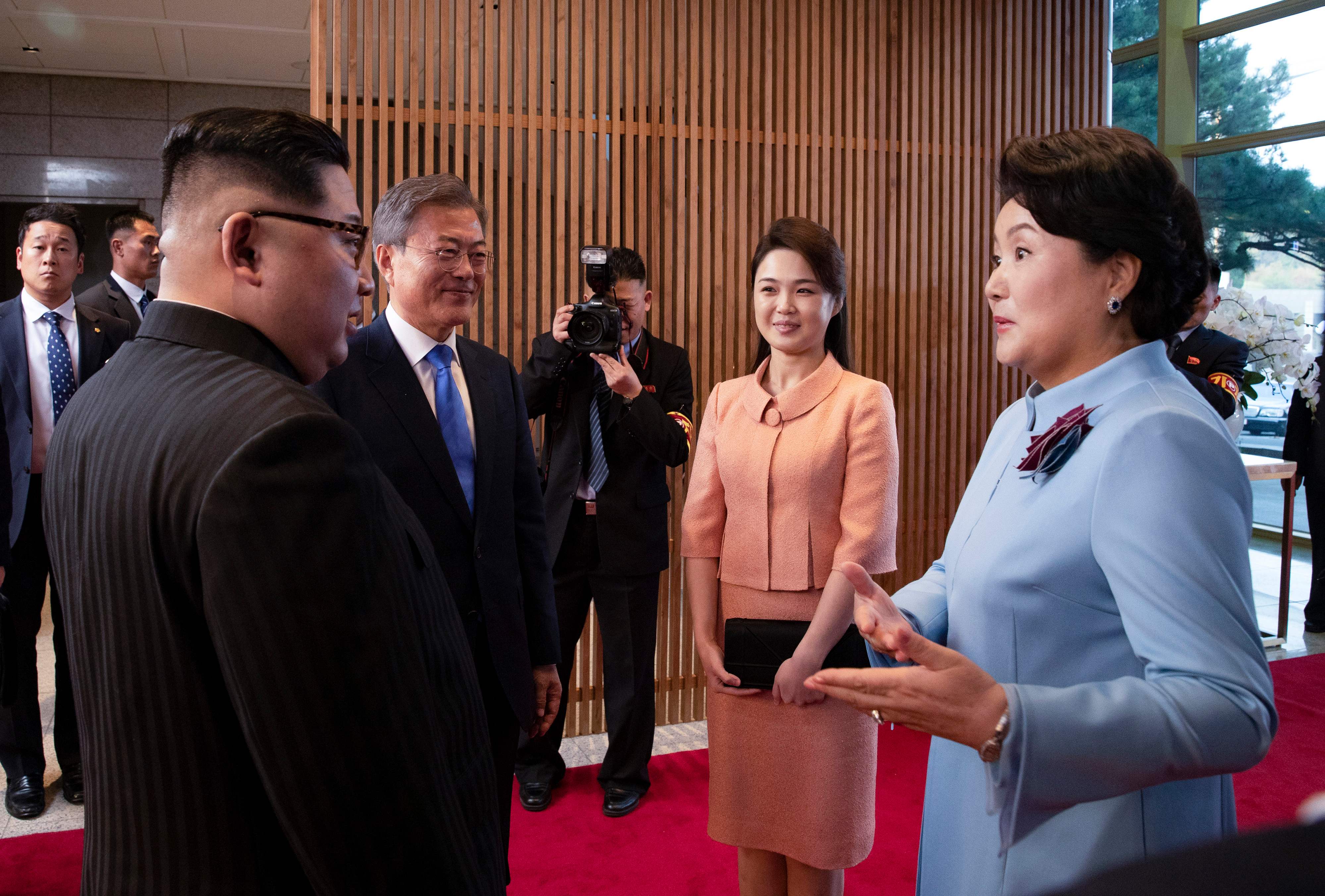 قريتة رئيس كوريا الجنوبية تتحدث مع زعيم كوريا الشمالية
