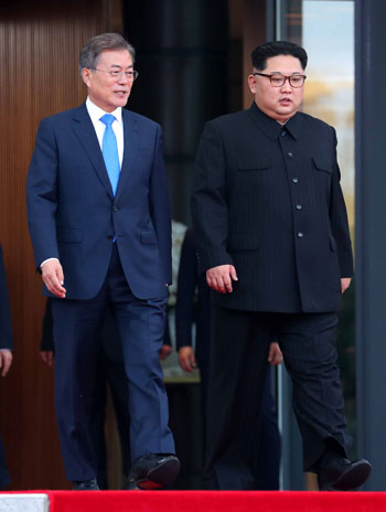 زعيم كوريا الشمالية ونظيره الكورى الجنوبى