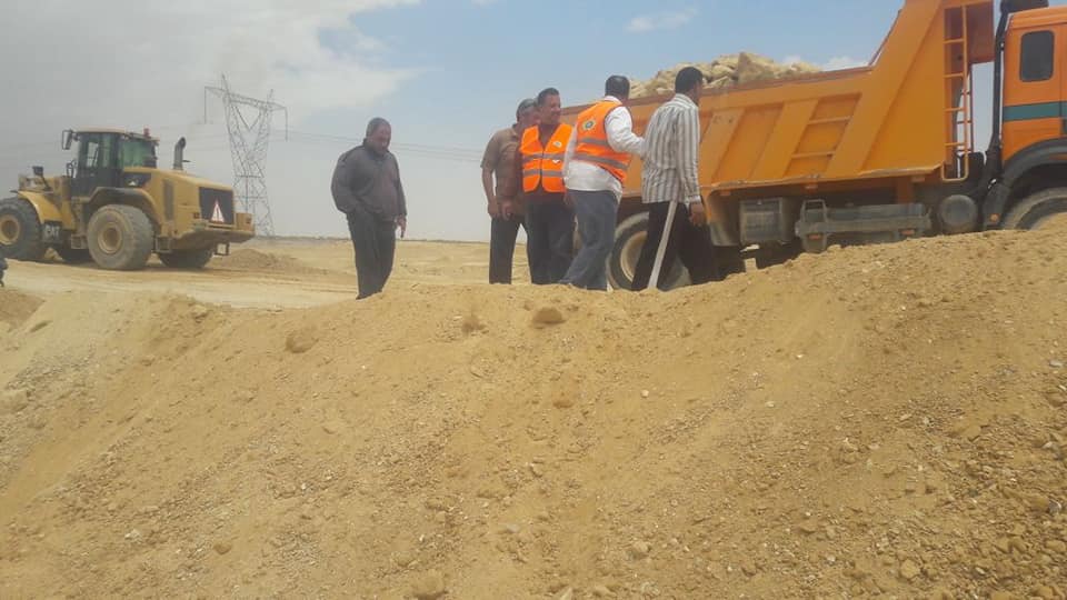 مجلس مدينة نخل ينجح فى السيطرة على السيول فى وسط سيناء (4)