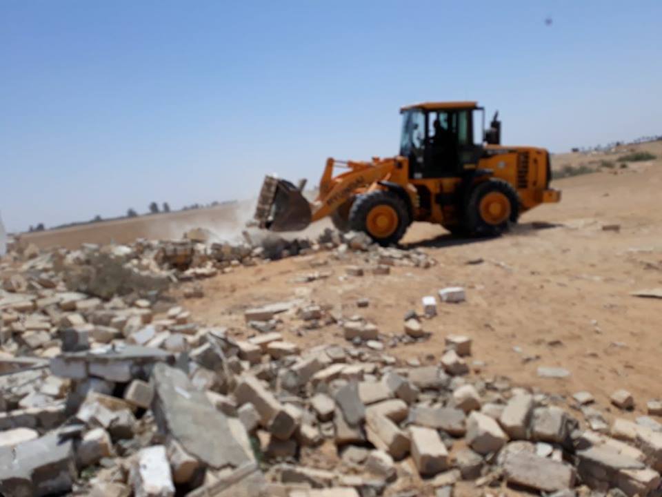 إزالة التعديات على أرض وزارة الآثار بالاسكندرية (1)