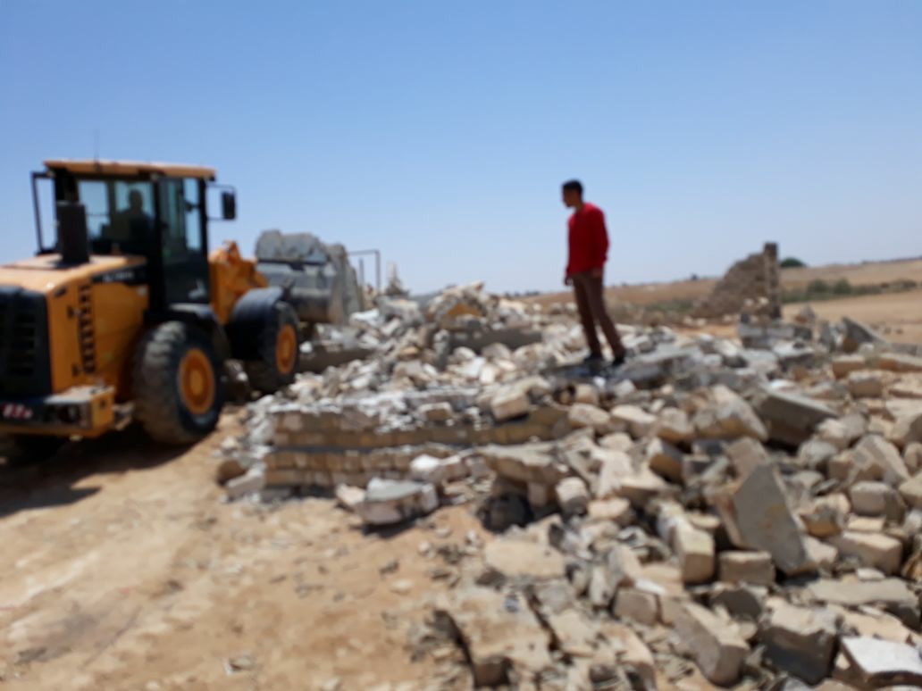 إزالة التعديات على أرض وزارة الآثار بالاسكندرية (5)