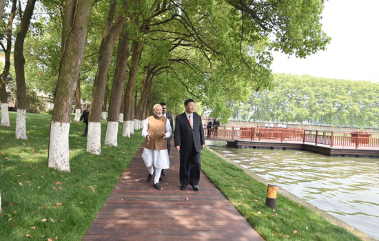 جولة بحرية لرئيس وزراء الهند فى الصين