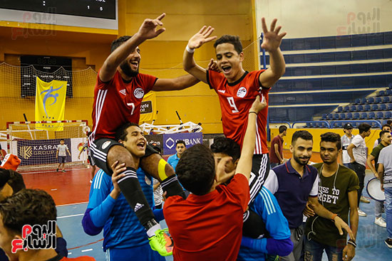 فرحة منتخب مصر للشباب لكرة الصالات (13)