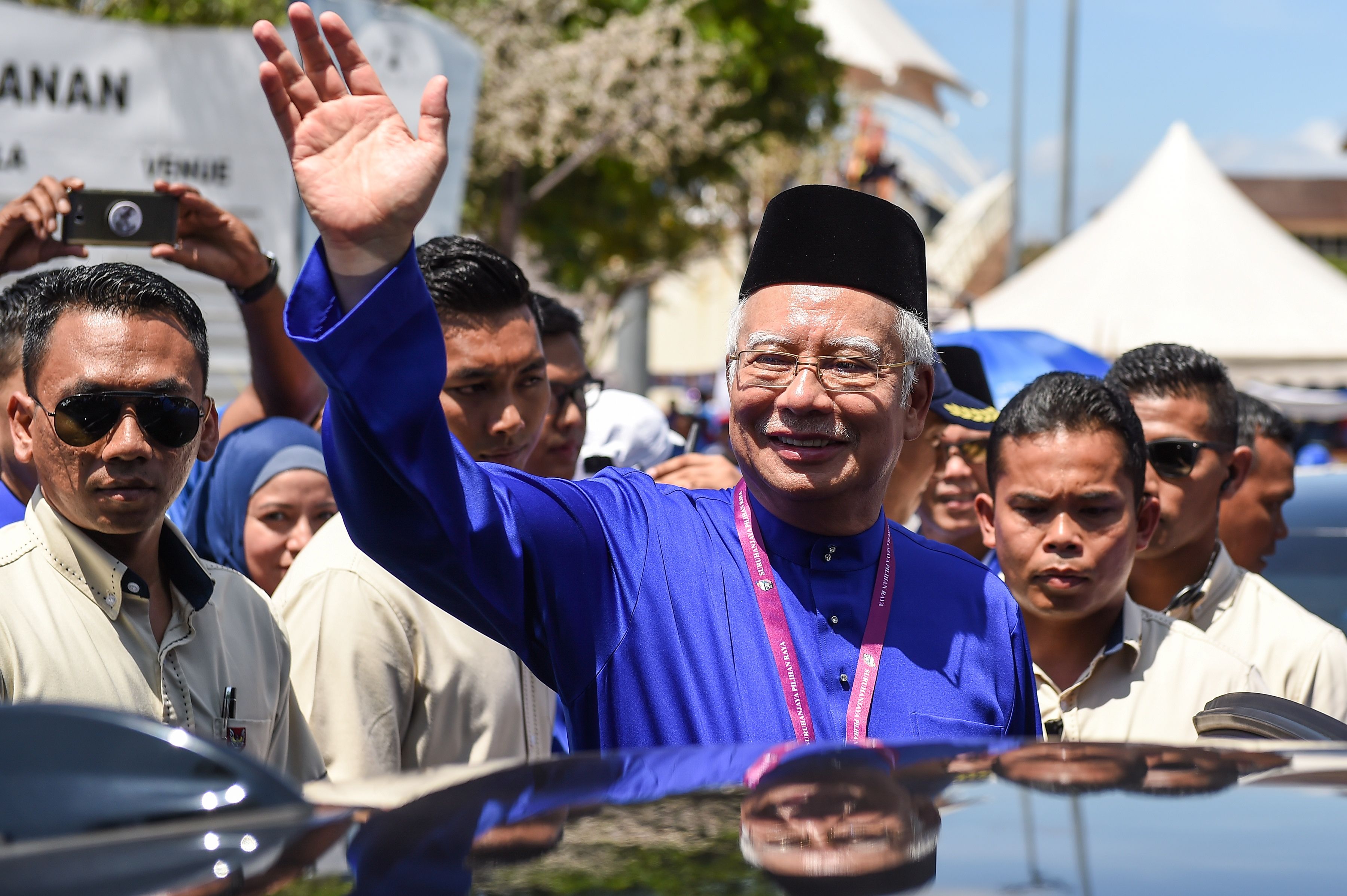 رئيس الوزراء الماليزى نجيب عبد الرازق يحيى أنصاره