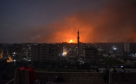 نيران فى سماء دمشق إثر استهداف مواقع "داعش"