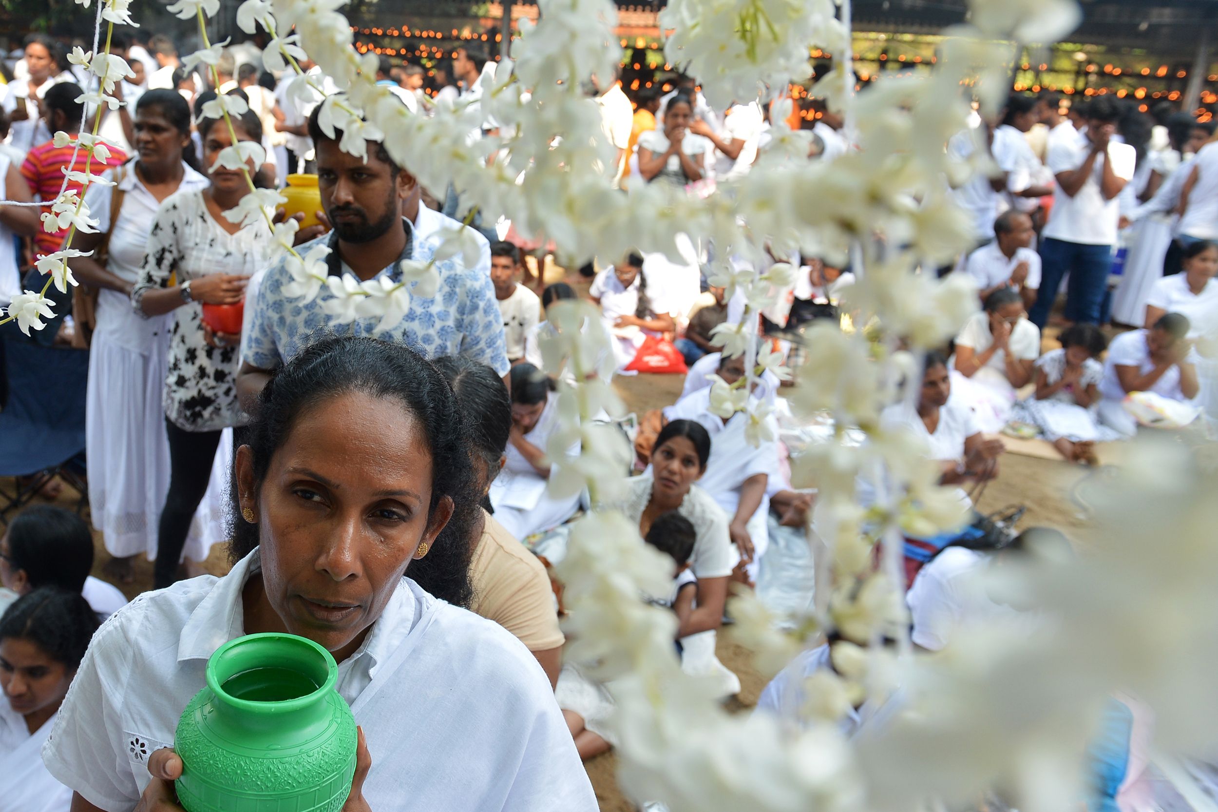 احتفالات شعبية فى سريلانكا بذكرى ميلاد بوذا