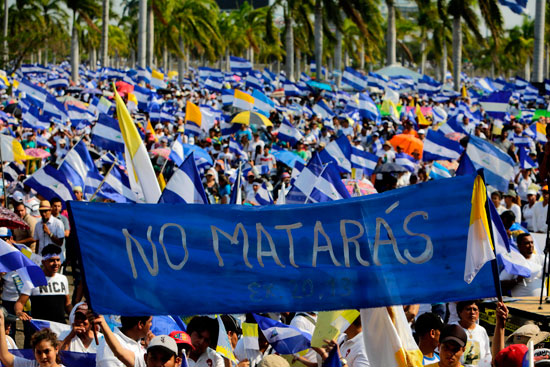 حشود كبيرة فى نيكاراجوا يطالبون بوقف العنف ضد المتظاهرين